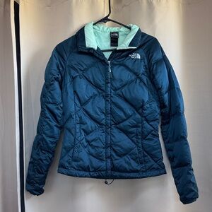 Womenโs North Face Women's Teal Puffer Jacket S/ XS